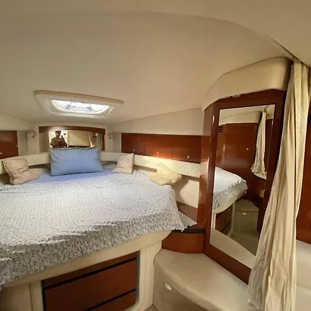 Yacht 보트호텔