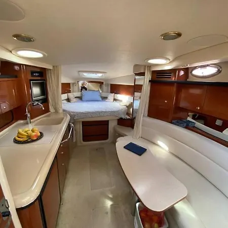 Yacht 니스
