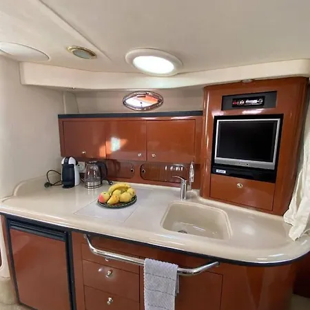 보트호텔 Yacht