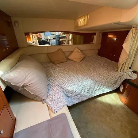 보트호텔 Yacht